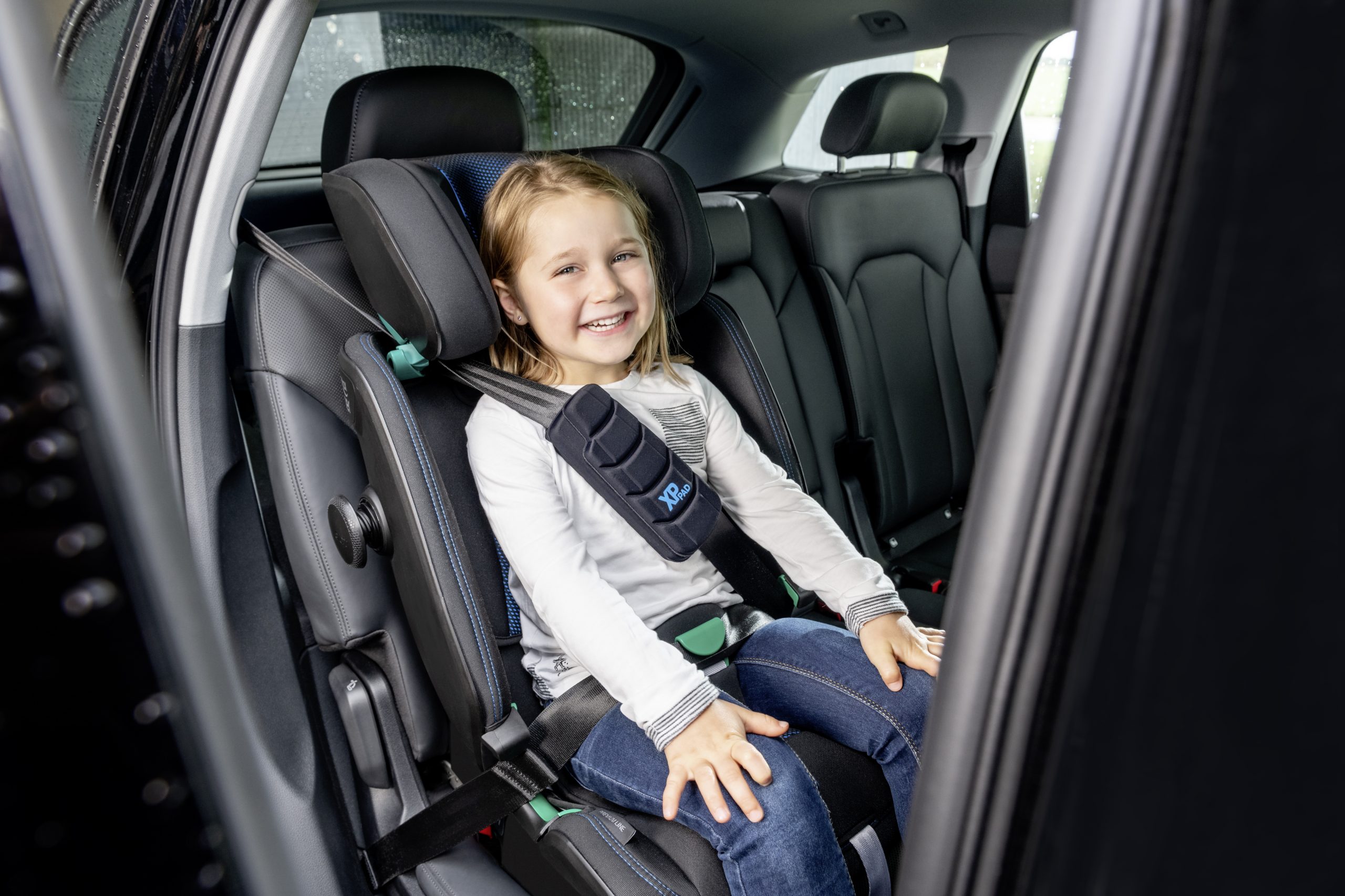 Kindersicherheit im Auto: Sitze für Kinder ab Vier und Sitzerhöhungen 